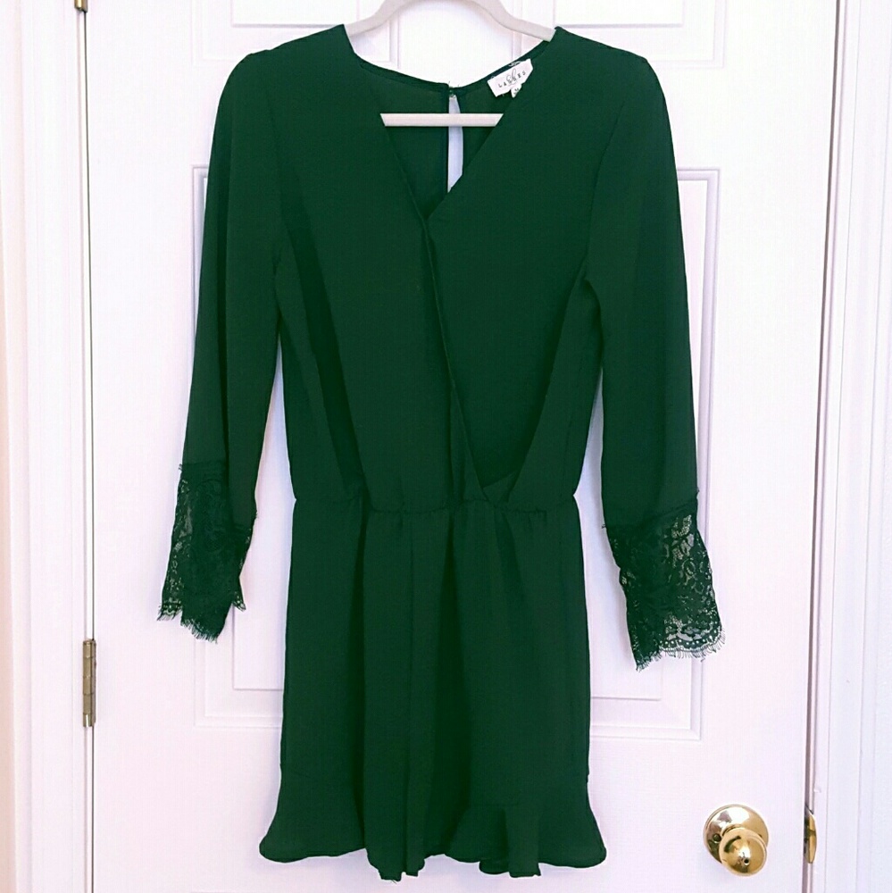 Lashes size Medium long sleeve romper